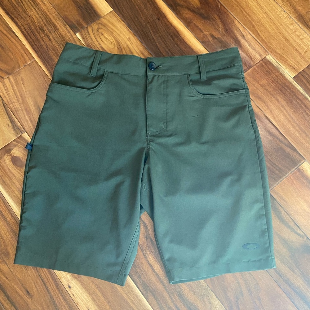 Men’s Oakley Size 34 Regular Fit Shorts